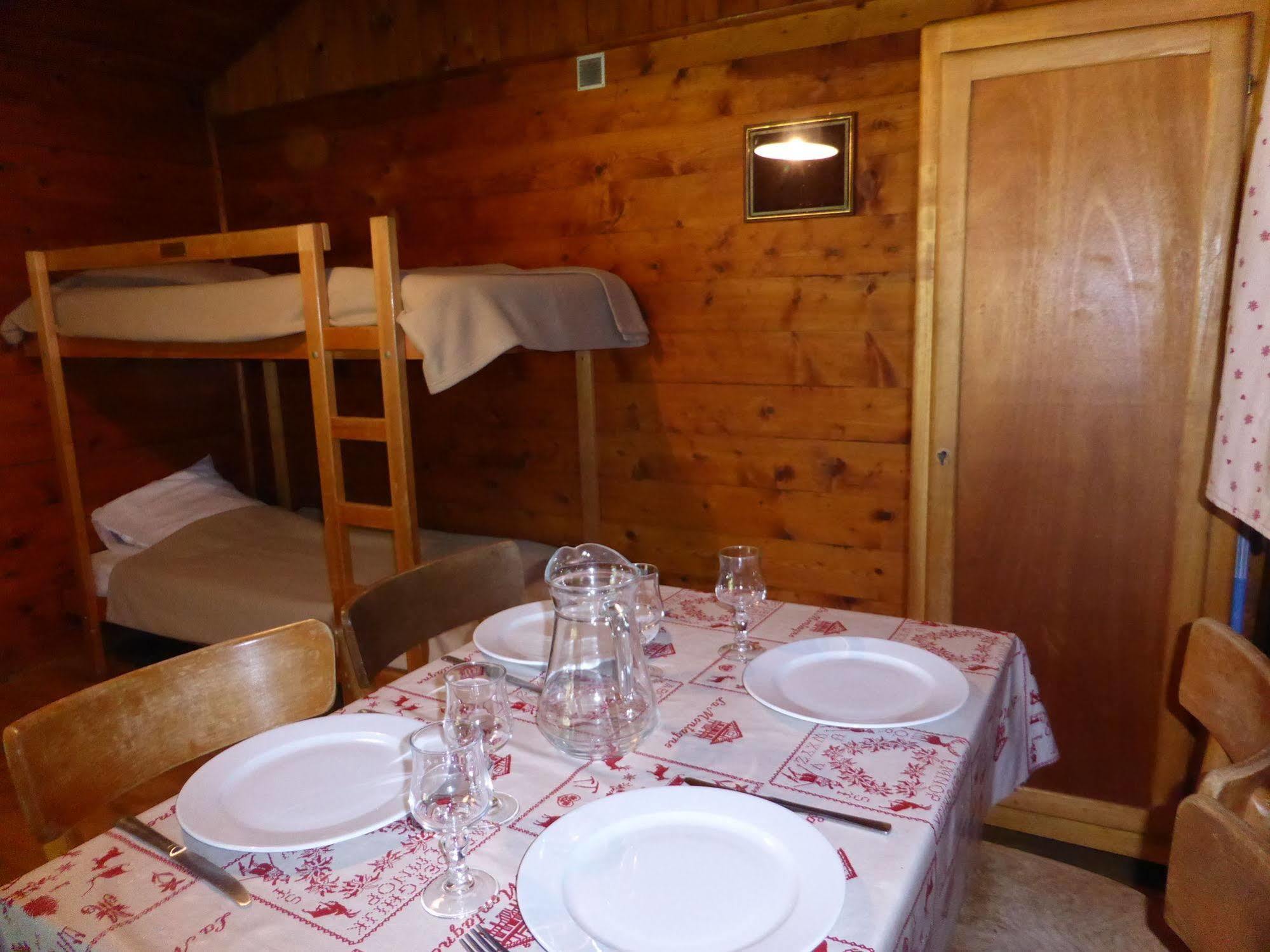 Camping L'Ecureuil - Mont-Blanc Village Domancy Buitenkant foto