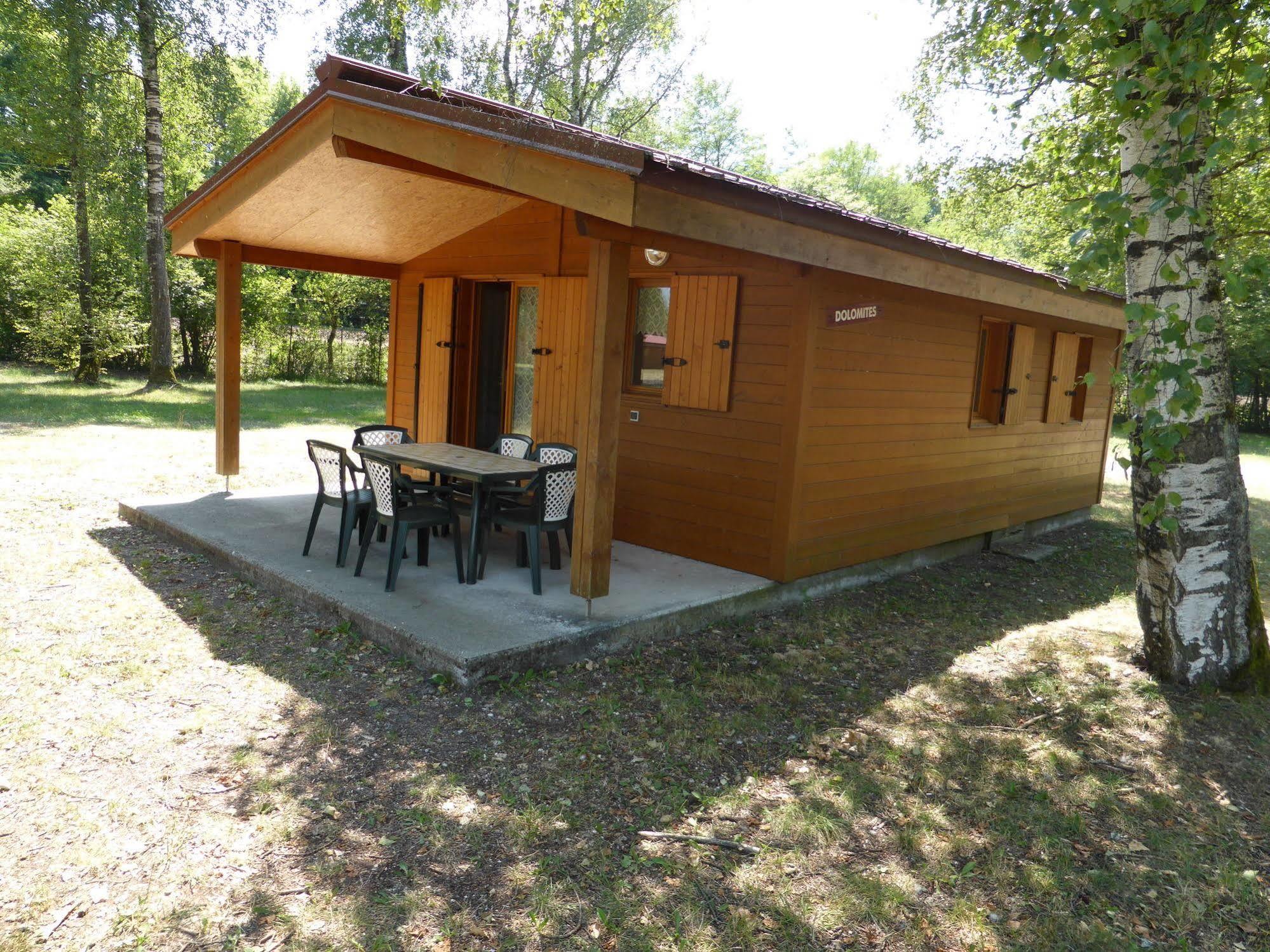 Camping L'Ecureuil - Mont-Blanc Village Domancy Buitenkant foto