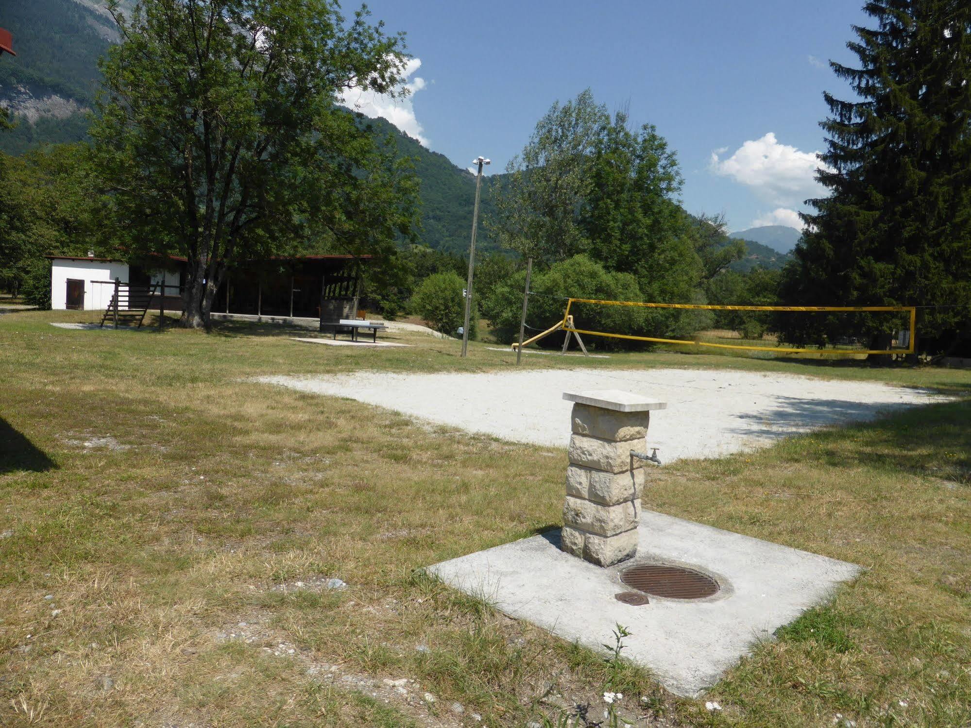 Camping L'Ecureuil - Mont-Blanc Village Domancy Buitenkant foto
