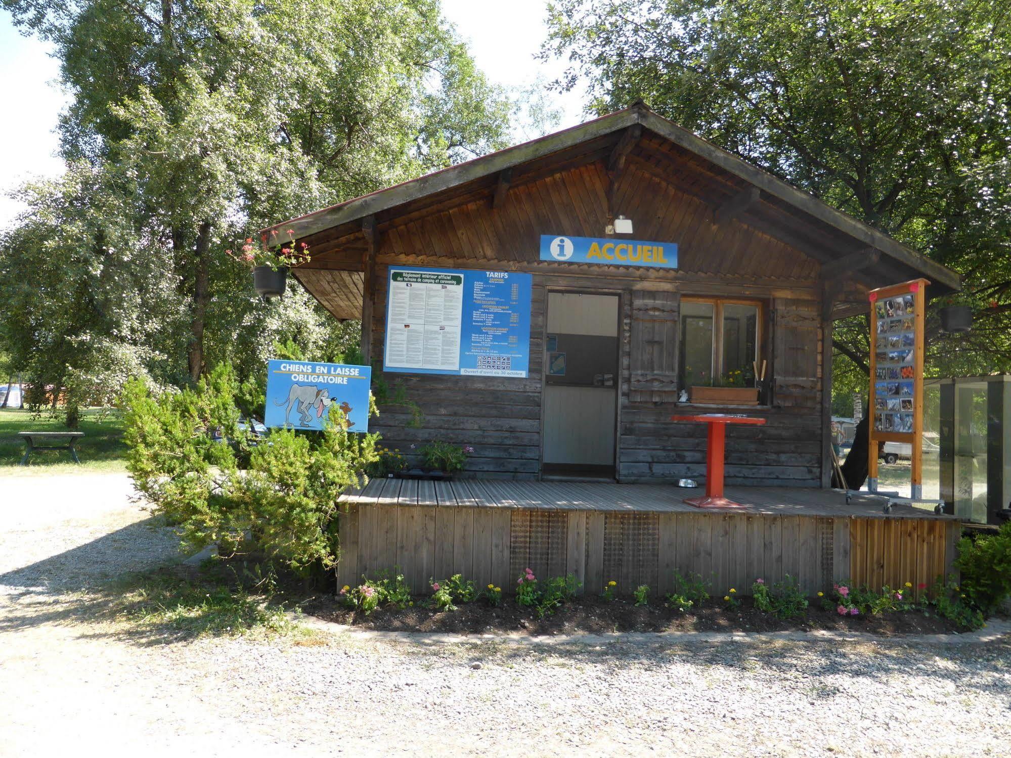 Camping L'Ecureuil - Mont-Blanc Village Domancy Buitenkant foto