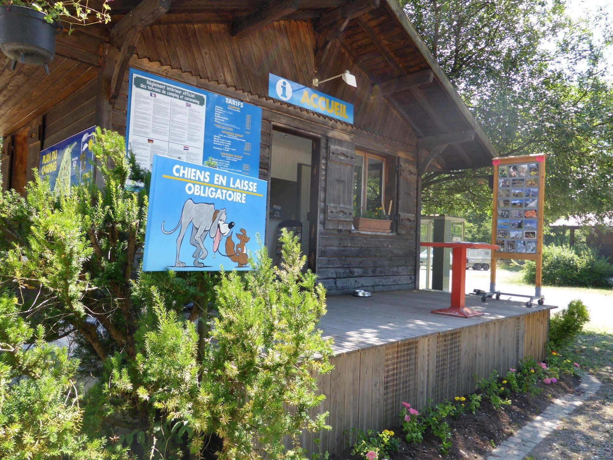 Camping L'Ecureuil - Mont-Blanc Village Domancy Buitenkant foto