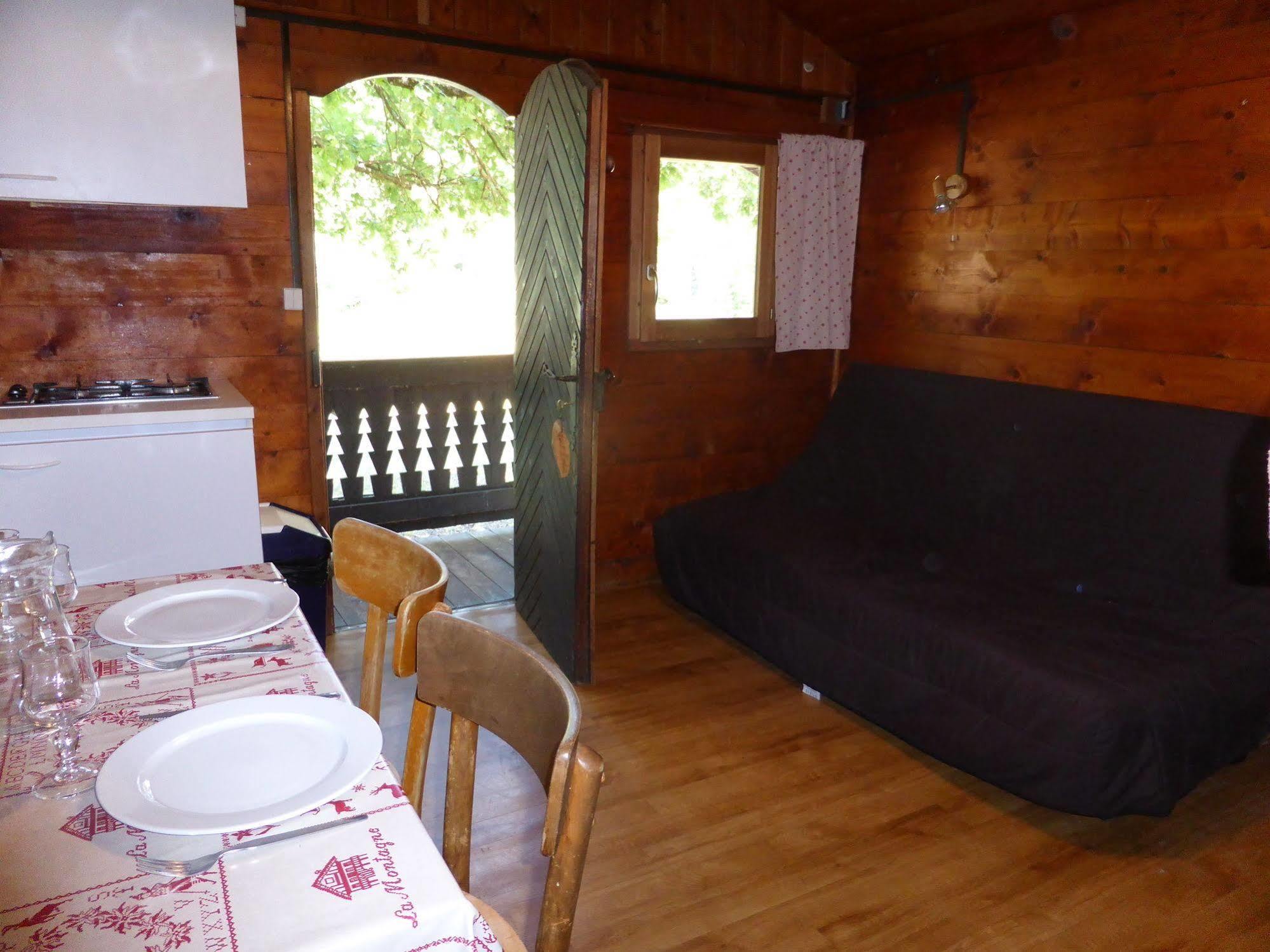 Camping L'Ecureuil - Mont-Blanc Village Domancy Buitenkant foto