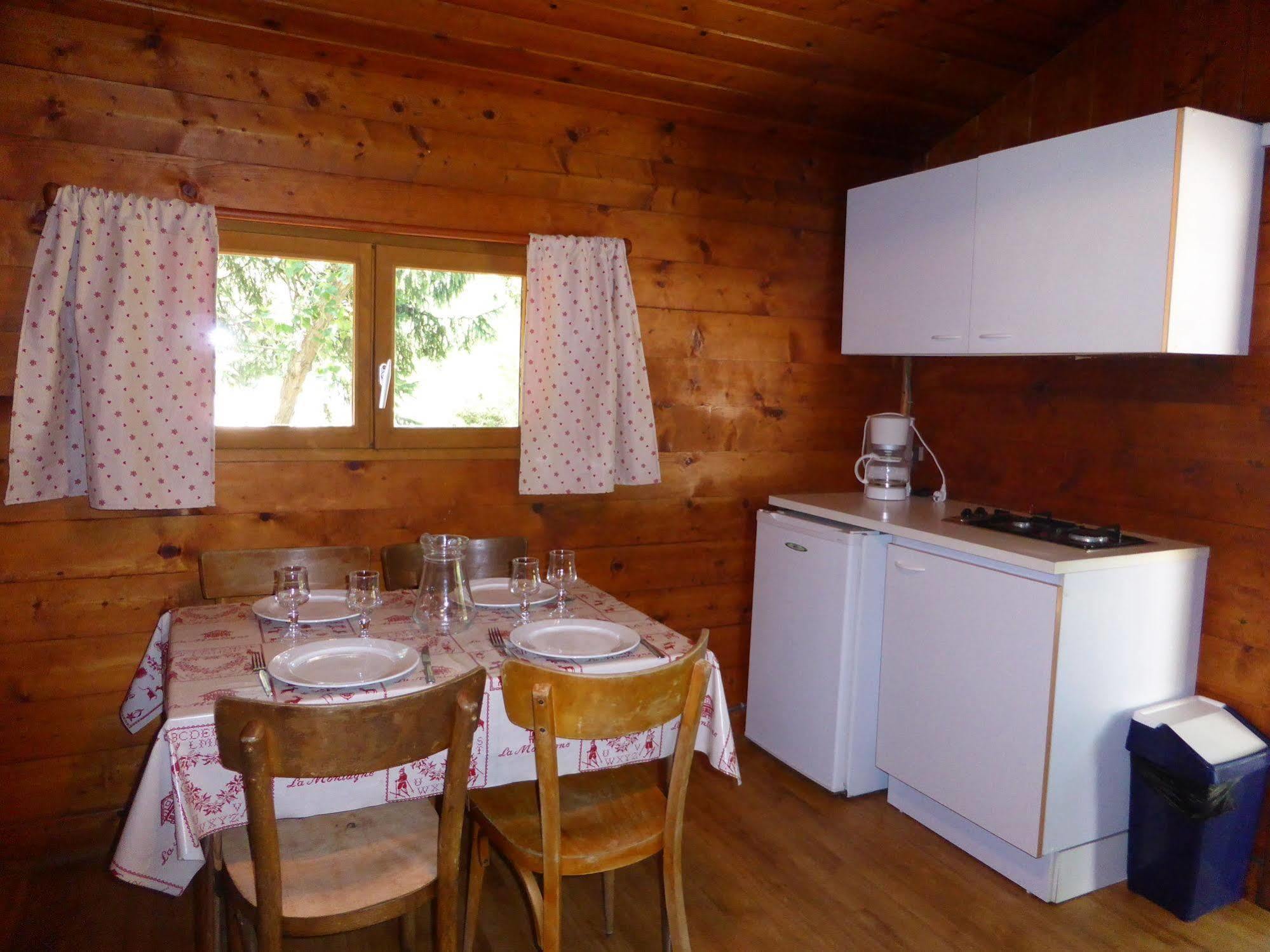 Camping L'Ecureuil - Mont-Blanc Village Domancy Buitenkant foto